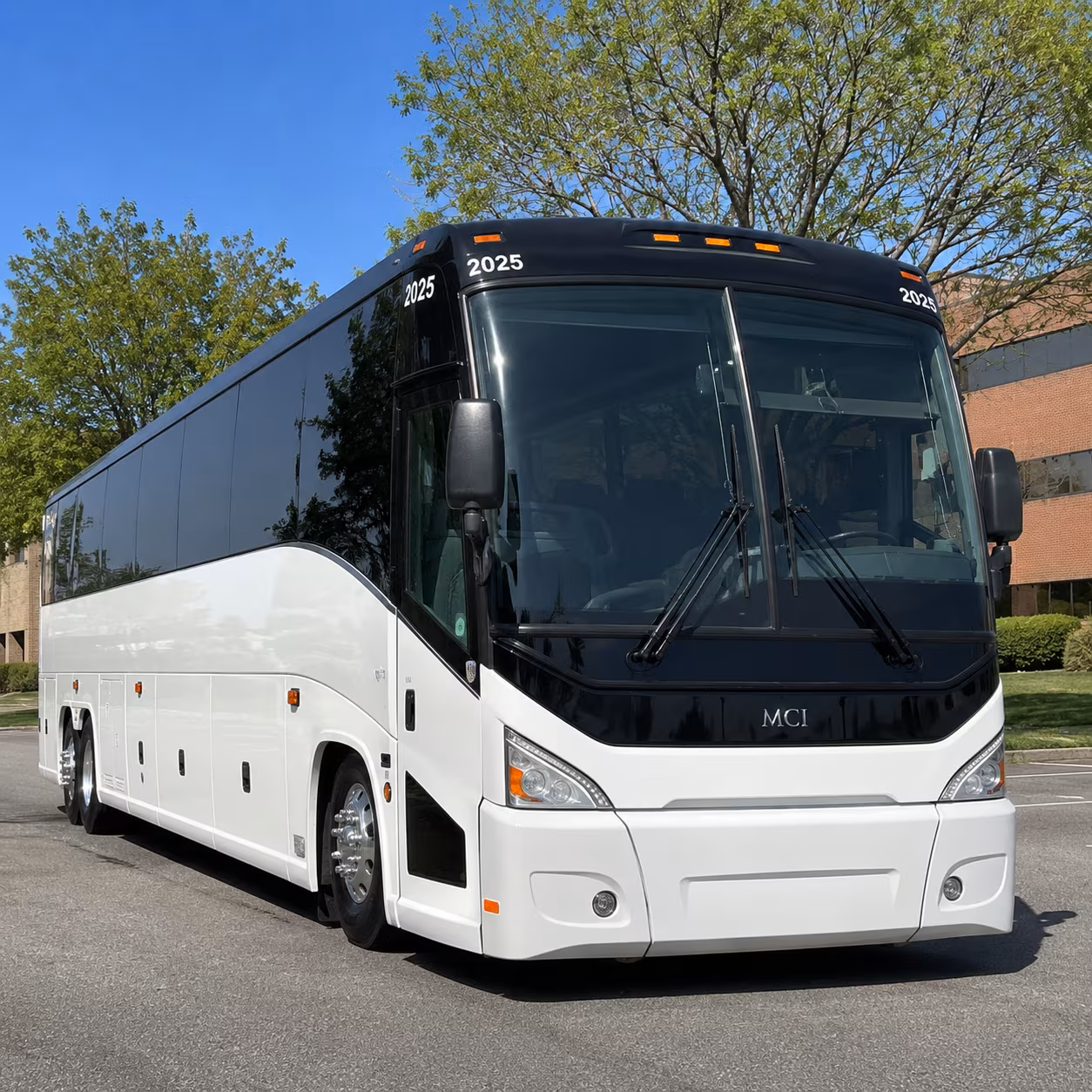 charter bus shuttle service to detroit metropolitan wayne county airport dtw
