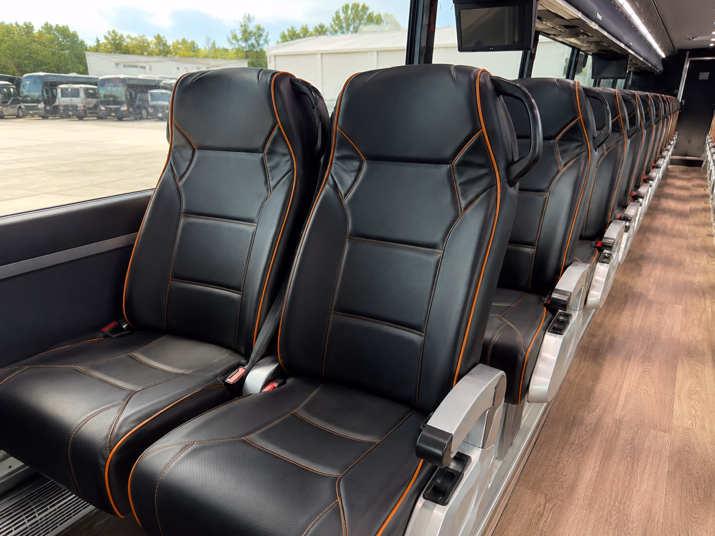 how the type of bus you choose changes the price in pontiac michigan